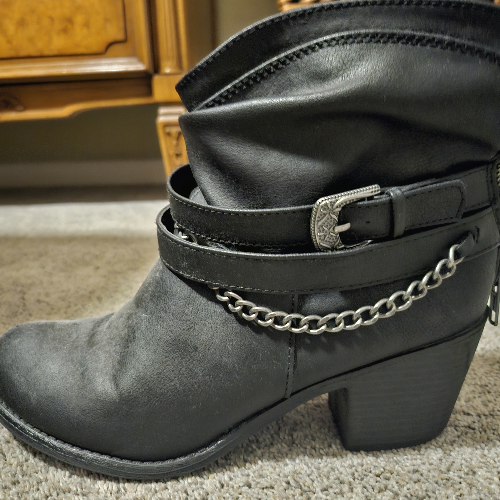 Authentic American Heritage Black Heeled Boots with Chain Accent